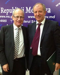 Wolfgang Götz, EMCDDA Director (left) and Andrei Usatîi, Moldovan Minister of Health.